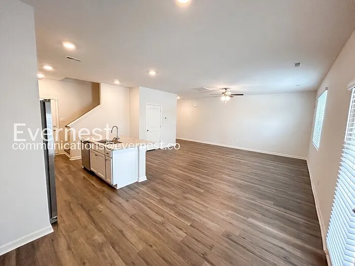 209 Maple Spring Trl — Photo 6