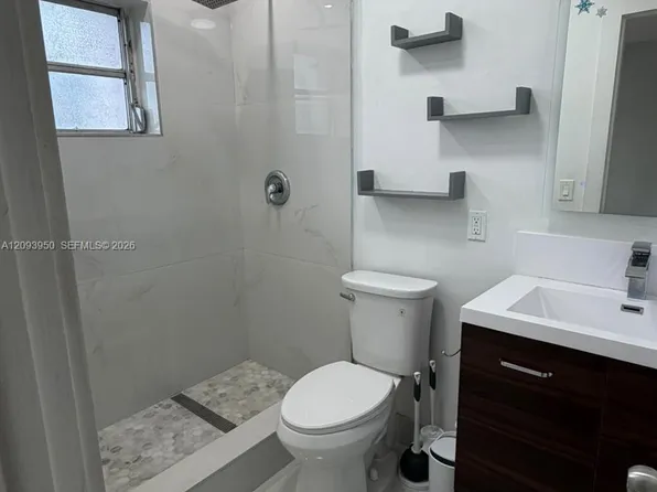 1330 W 54th St APT 310C, Hialeah, FL 33012