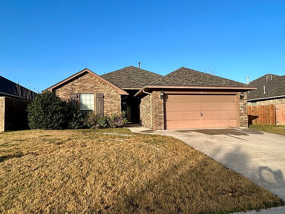 2nd image of 2407 SW Edinburough Dr