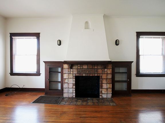 4th image of 3809 E 2nd St APT A