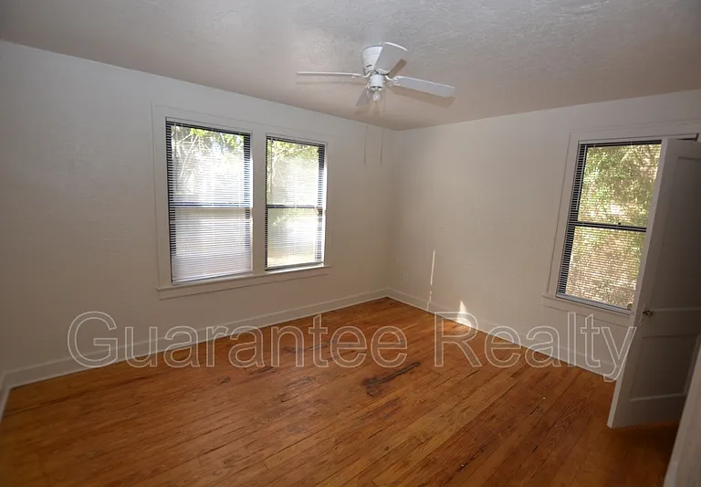 2246 SE 3rd Ave — Photo 11