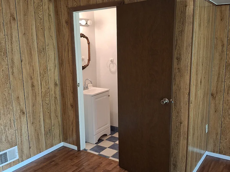 111 Lebeouf Dr — Photo 33