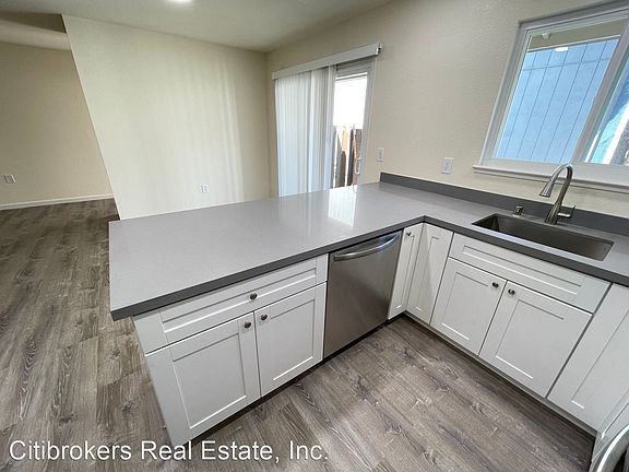4th image of 243 Tabor Ave #11479183