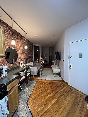 2nd image of 597 10th Ave APT 4N