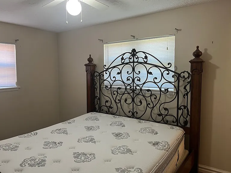 1331 W Hayes St — Photo 23