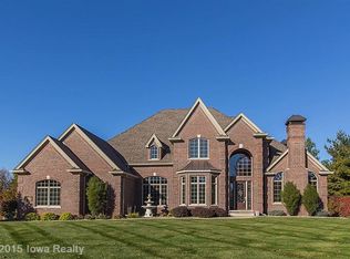 903 Tulip Tree Ln, West Des Moines, IA 50266