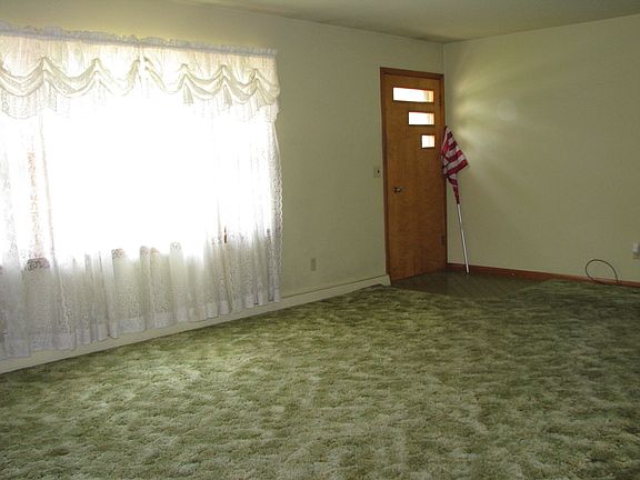 4th image of 407 Southland Dr S