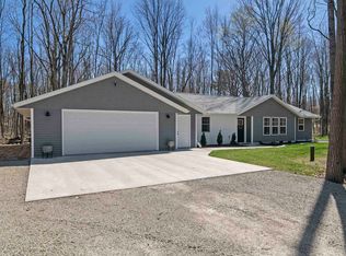 6541 Pioneer Dr, Abrams, WI 54101