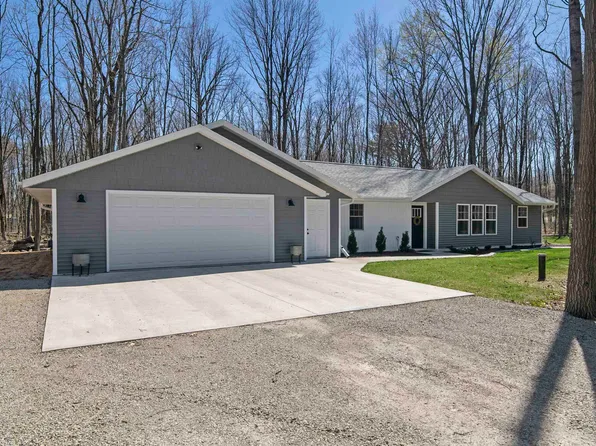 6541 Pioneer Dr, Abrams, WI 54101