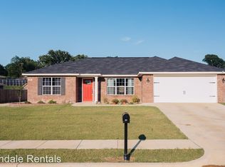 202 Mission Crest Cir, Lindale, TX 75771