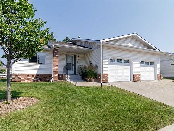 2nd image of 2821 S Botterill Cres #38-RED