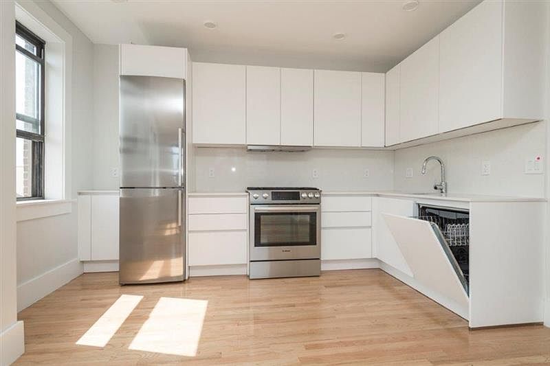 2nd image of 127 Highland Ave #23