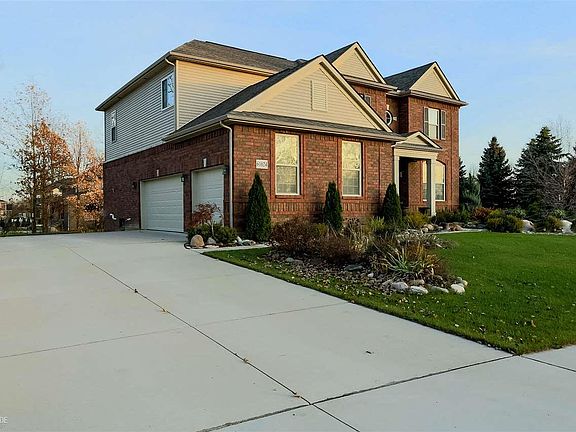 3rd image of 61024 Winterberry Dr
