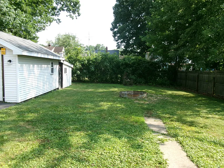 1544 Edgewood St NE — Photo 10