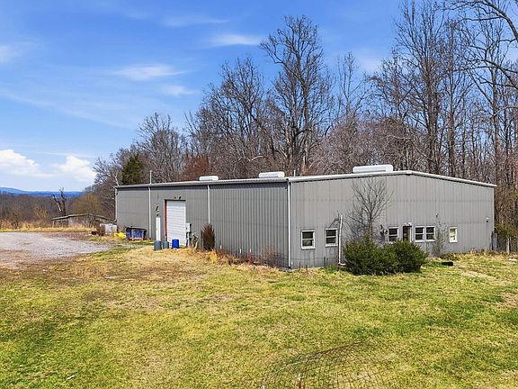 2nd image of 120 Old Way Ln