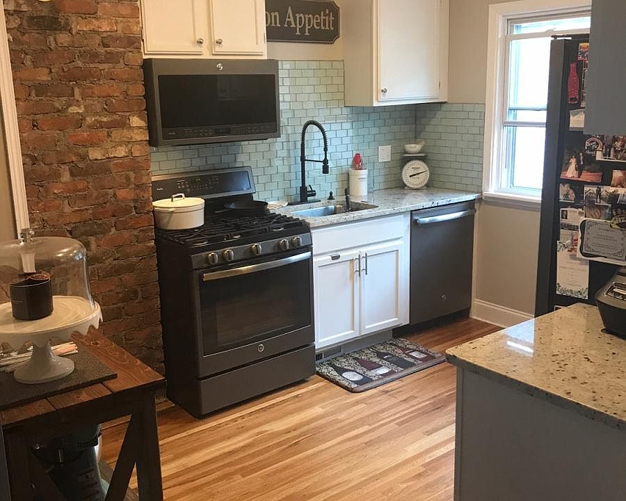 1st image of 536 Linden Ave Floor 2