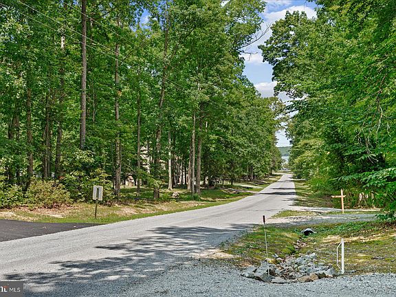 4th image of 410 Lakewood Dr
