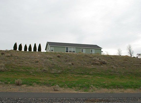 3rd image of 105 Ne Wildflower St.