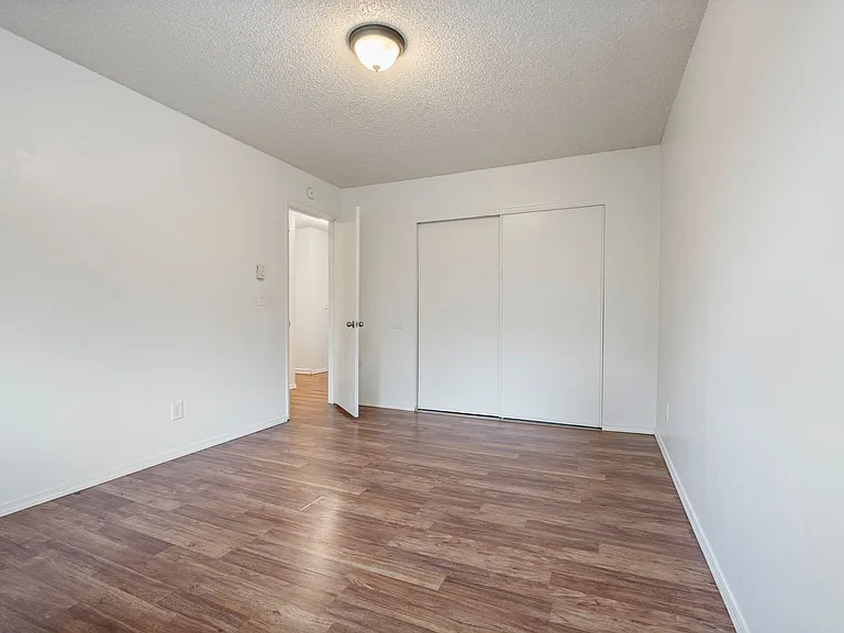 Sandy Terrace Apartments — Photo 10