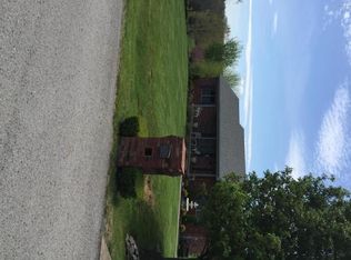 760 Lakeside Dr, Taylorsville, KY 40071