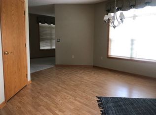 2006 Oak Tree Ln #B, Austin, MN 55912