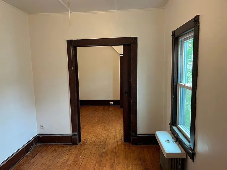 22 Raymond Ave — Photo 6