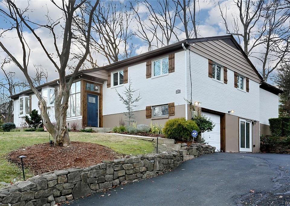 1st image of 29 Silver Birch Ln