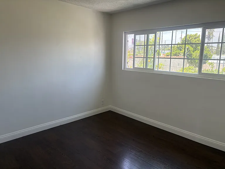 1436 Meadowbrook Ave #7 — Photo 7