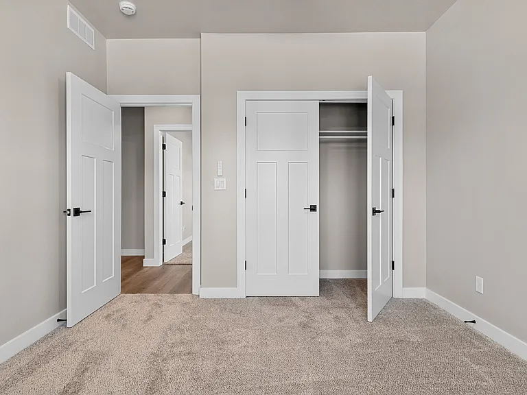 340 Rainbow Ct — Photo 19