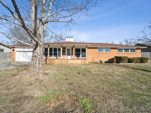 705 SE 14th St, Pryor, OK 74361