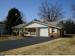 4261 Estates Dr, Center Valley, PA 18034