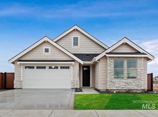 7130 N Canter Trail Ave, Meridian, ID 83646