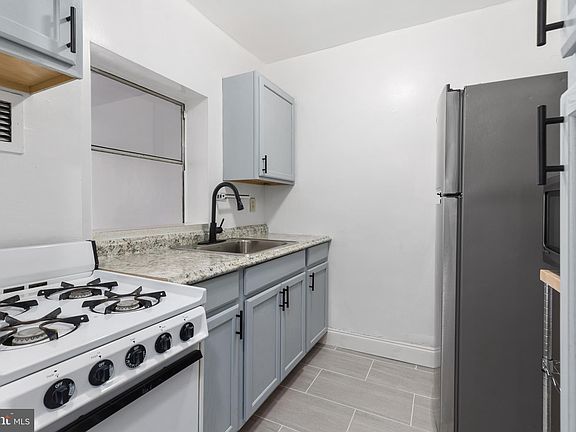 3rd image of 1021 Arlington Blvd APT 609