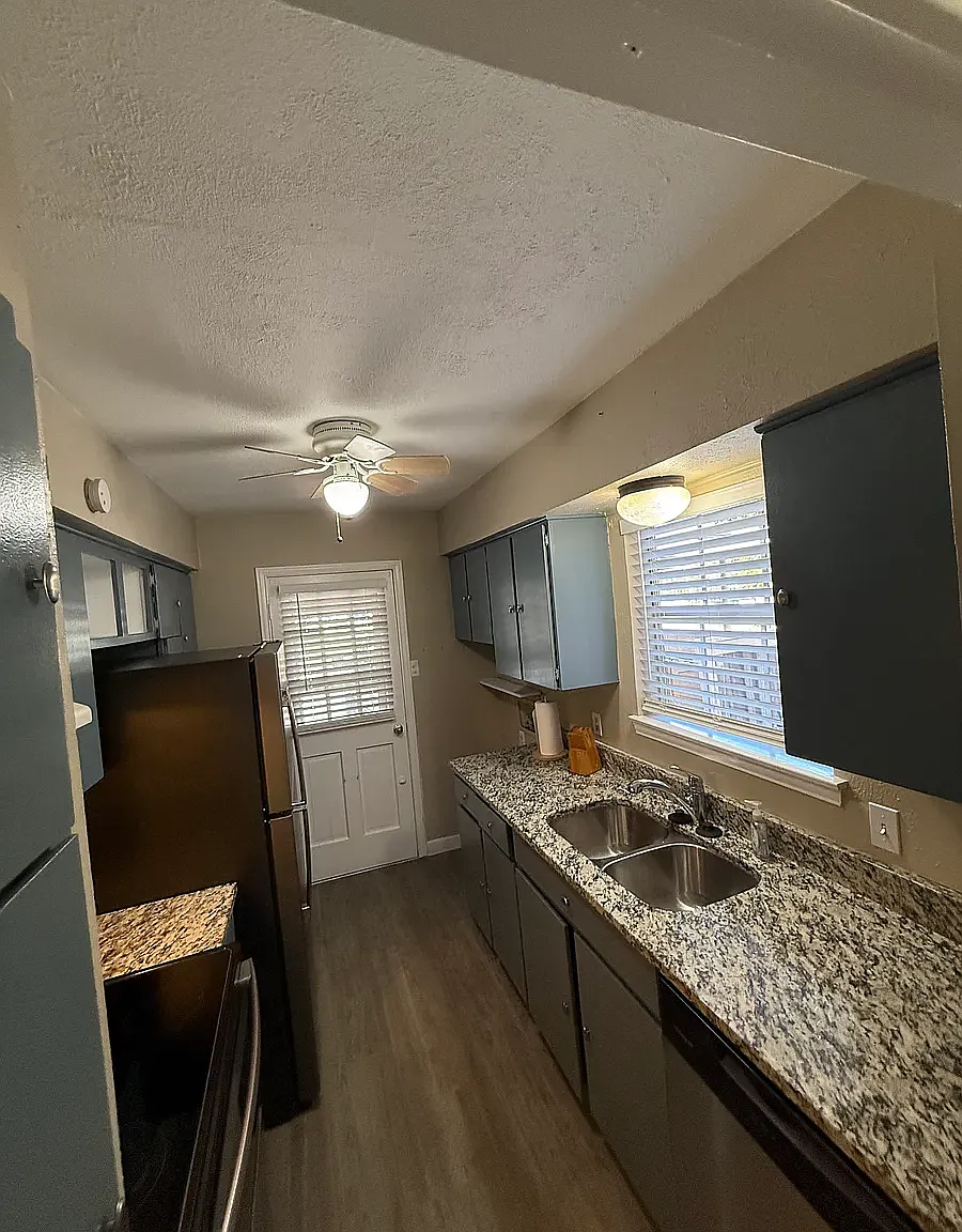 2 bed, 1.5 bath, 1053 sqft, $1,850 — Photo 4