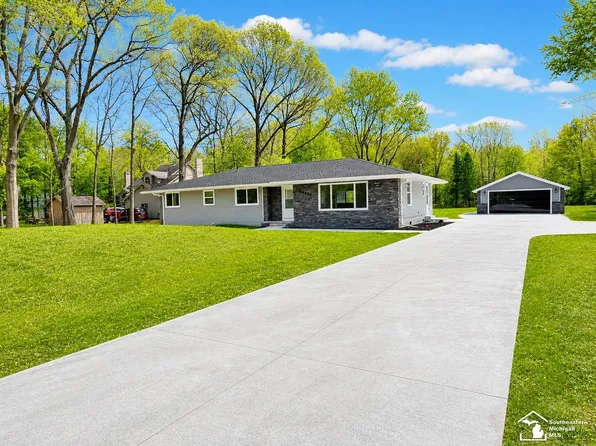 29055 Bredow Ave, Romulus, MI 48174