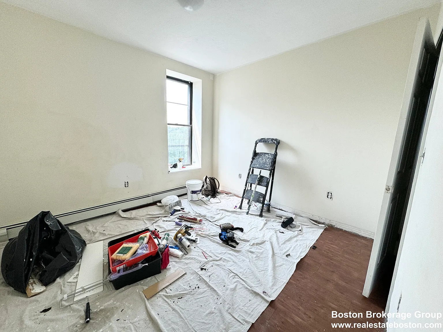 3 bed, 1.0 bath, $2,200 — Photo 4