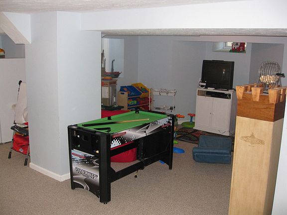 finished/walk-out basement