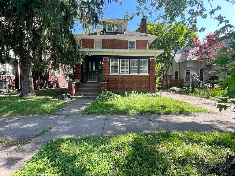1616 W Barker Ave — Photo 2
