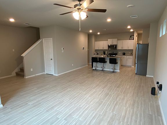 3rd image of 3065 Strawberry Farms Ln