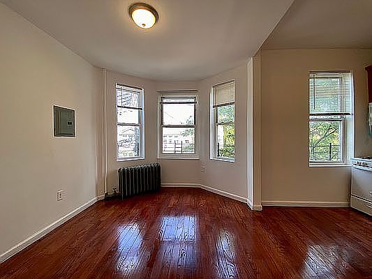 4th image of 86-48 125th St #2R