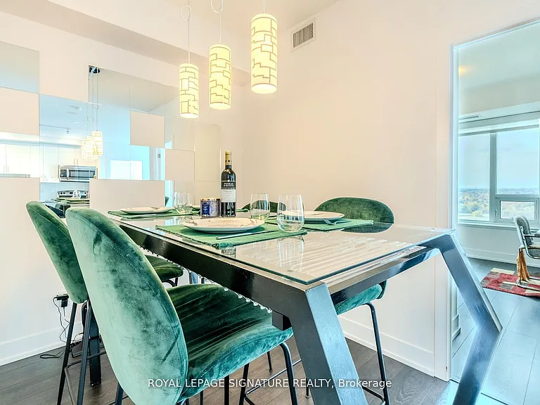 1215 Bayly St #Penthouse 206 — Photo 15