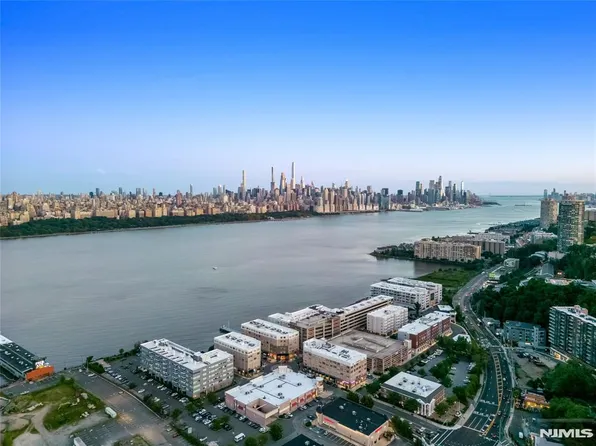 114 Pine Street image 3 of 35