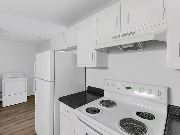 5th image of 1640-1644 12th St S #1640-I