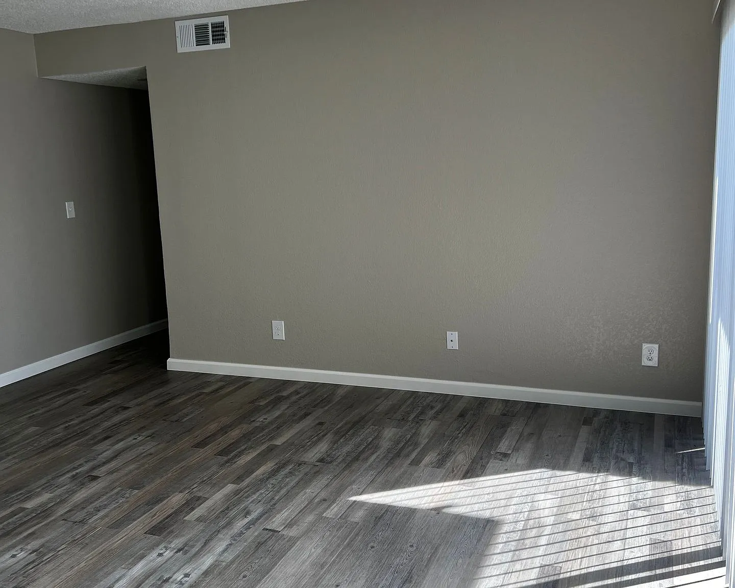 Meadowbrook Apartments — Photo 4