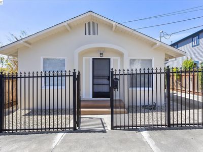 2215 E 29th St, Oakland, CA, 94606