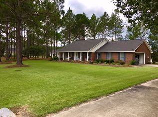409 Azalea Dr, Baxley, GA 31513