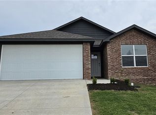 3756 Pinecrest St, Springdale, AR 72764