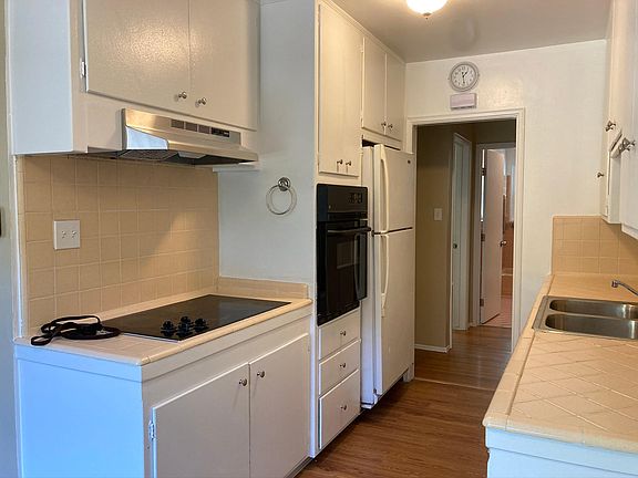 4th image of 1023 E 1st St Unit 23
