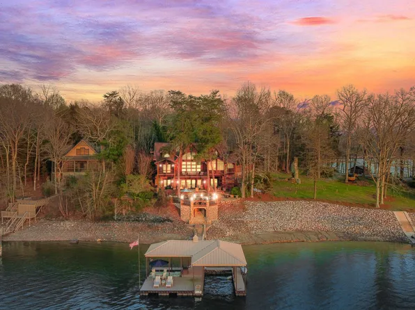 686 Lake Dr, Morganton, GA 30560