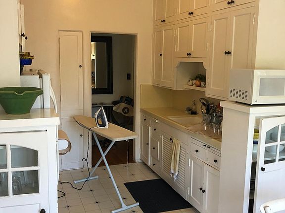 5th image of 400 N Sycamore Ave APT 7